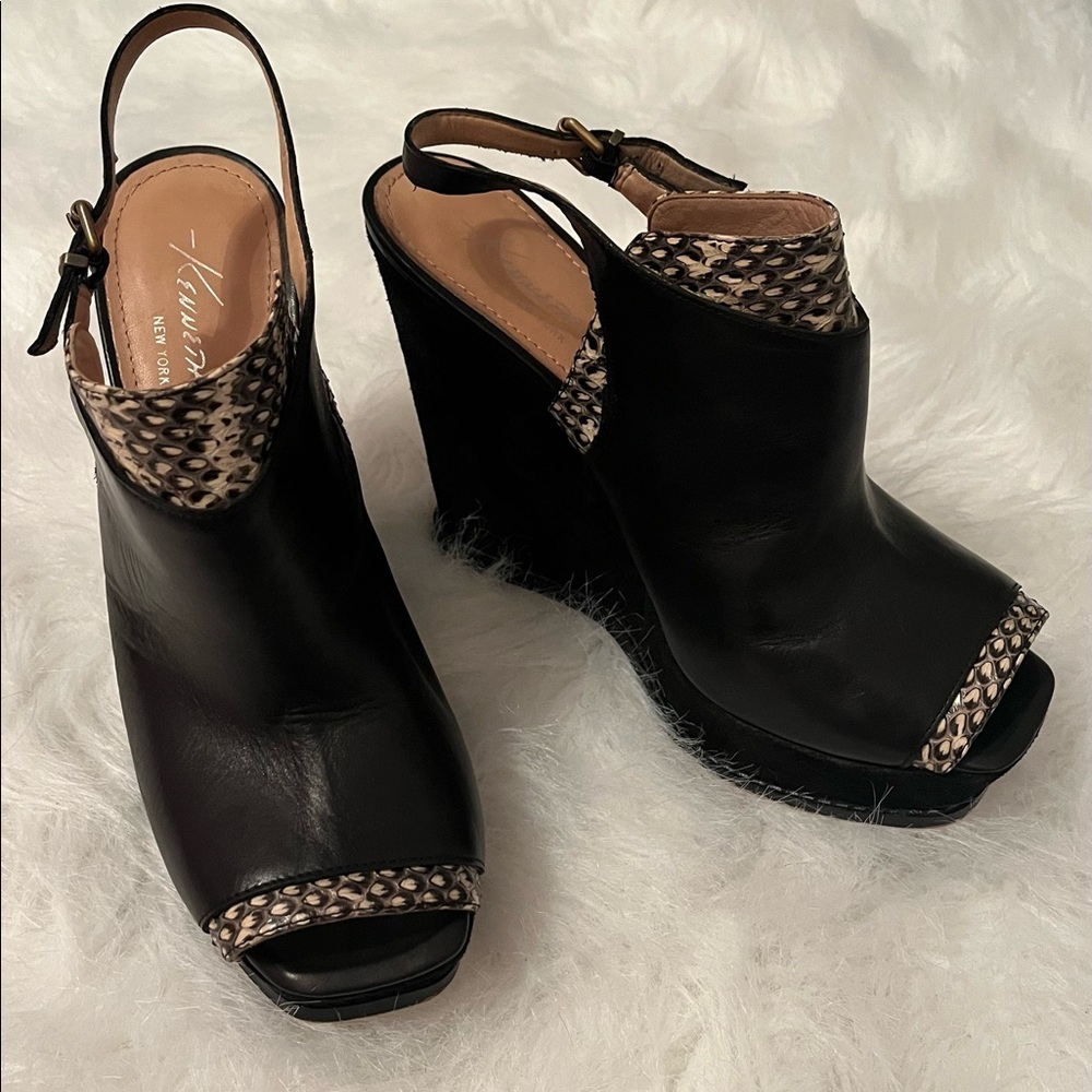 KENNETH COLE NEW YORK | SNAKE SKIN WEDGES | SIZE 9